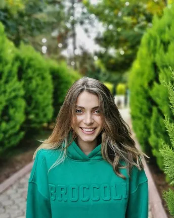 Hercai'nin Yaren'i İlay Erkök'ten şoke eden itiraf! 'Ben her şeyi çiğ yiyorum mesela denizden balığı çıkarıp...'-3