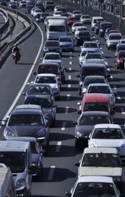 Milyonlarca araç sahibi dikkat! Trafikte yeni dönem sinyali