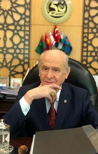 MHP lideri Devlet Bahçeli'ye "Ayasofya" yüzüğü