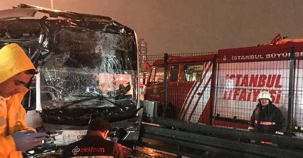 Haramidere’de metrobüs kazası; yaralılar var