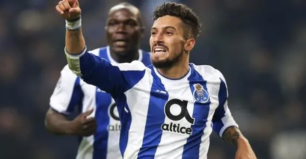 Galatasaray'dan gönderilen Alex Telles 45 milyon euroya Chelsea'ye transfer olacak!-1