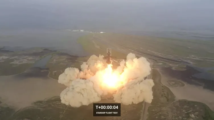 SpaceX’in fırlattığı Starship roketi test uçuşuna başlamasından 4 dakika sonra patladı!