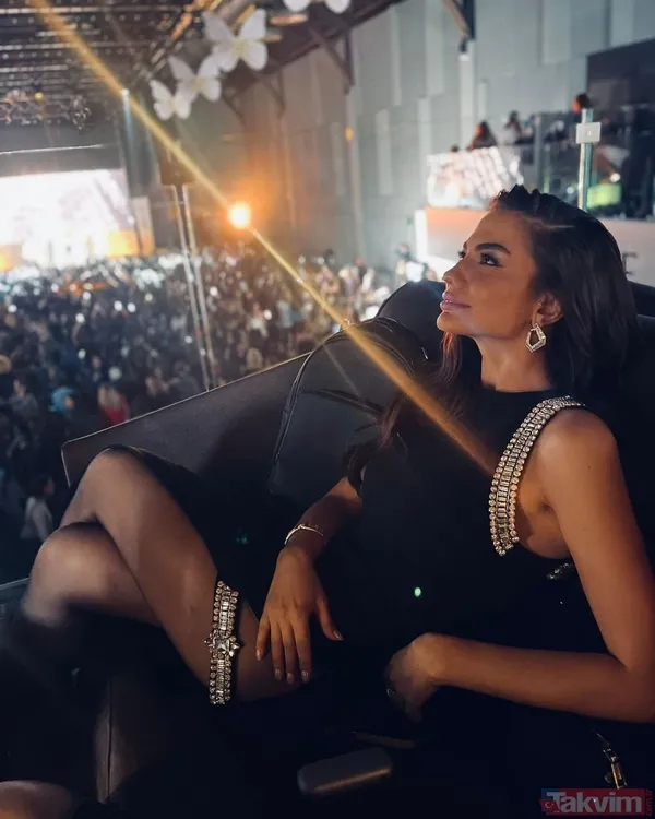 Demet Özdemir kasığına kadar uzanan yırtmacıyla bacak bacak üstüne atıp poz verdi! Oğuzhan Koç’un biricik eşi çok konuşuldu Hadise detayı... - 8