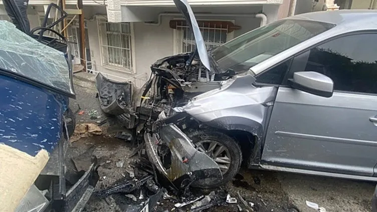 Sarıyer'de kontrolden çıkan otomobil park halindeki araçlara böyle çarptı: 1 yaralı