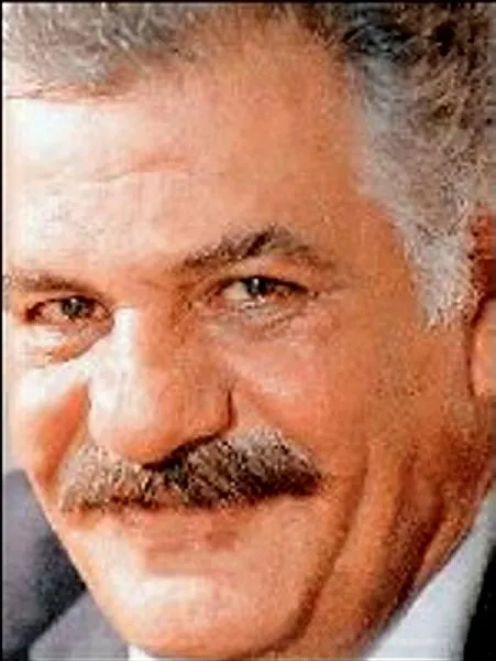 yesilcamin-kotu-adami-erol-tasin-kahvehanesi-harabeye-dondu-son-hali-icler-acisi-1673283210965.jpg Yeşilçam’ın kötü adamı Erol Taş’ın kahvehanesi kapandı! Son hali içler acısı...-9