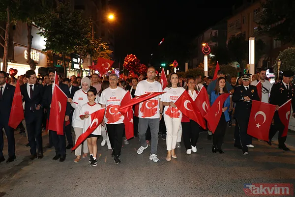Türkiye 15 Temmuz Demokrasi ve Milli Birlik Günü'nde nöbette! - 15