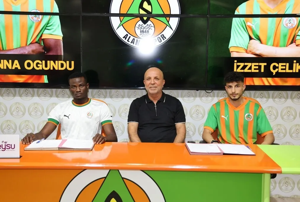 Alanya’da çifte imza