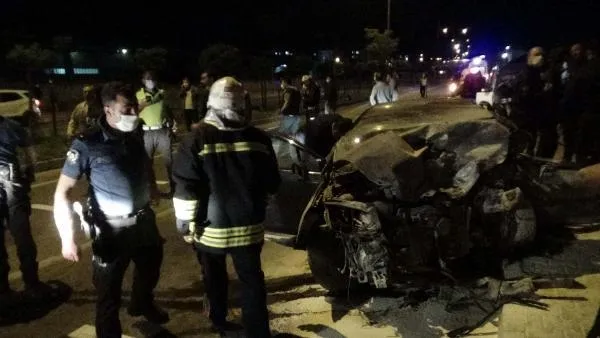 SON DAKİKA: Çanakkale'de gece yarısı feci kaza: Sivil polis aracı ile otomobil çarpıştı-2