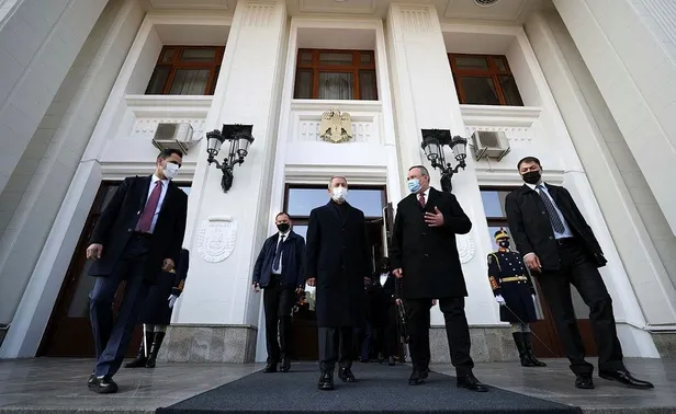 milli-savunma-bakani-akar-duyurdu-hakurk-ve-kandilde-1i-sozde-lider-25-pkkli-terorist-etkisiz-hale-getirildi-1615304662036.jpeg Milli Savunma Bakanı Akar duyurdu: Hakurk ve Kandil’de 1'i sözde lider 25 PKK'lı terörist etkisiz hale getirildi-4