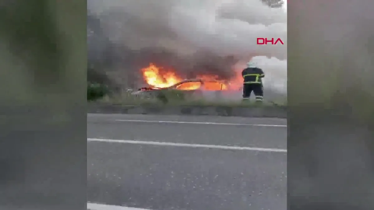 Zonguldak Çaycuma Trafik Kazası: Otomobiller alev aldı: 1 ölü, 1 yaralı