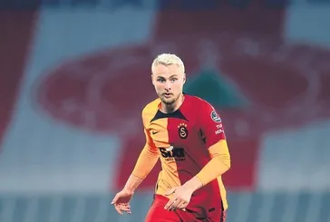 ‘Oynamazsam giderim’ dedi Okan Buruk yolcu etti! Galatasaray’da Victor Nelsson ile yollar ayrılıyor