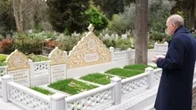 Başkan Erdoğandan kabir ziyareti: Annesi Tenzile Erdoğan ve babası Ahmet Erdoğana dua etti