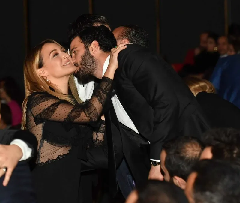 baris-arduc-ve-gupse-ozay-kizlarini-geleneklere-bagli-yetistiriyor-1774419728665.jpeg “Elimizi öptü çok değerli” Barış Arduç ve Gupse Özay kızlarını geleneklere bağlı yetiştiriyor: Jan Asya artık büyüdü!-7