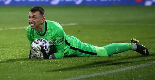 Galatasaray'da Muslera bilmecesi: PSV maçını kaçırma ihtimali bulunuyor