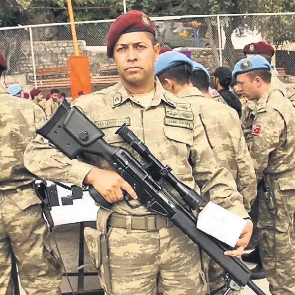 Komutanı kahramana dua etti