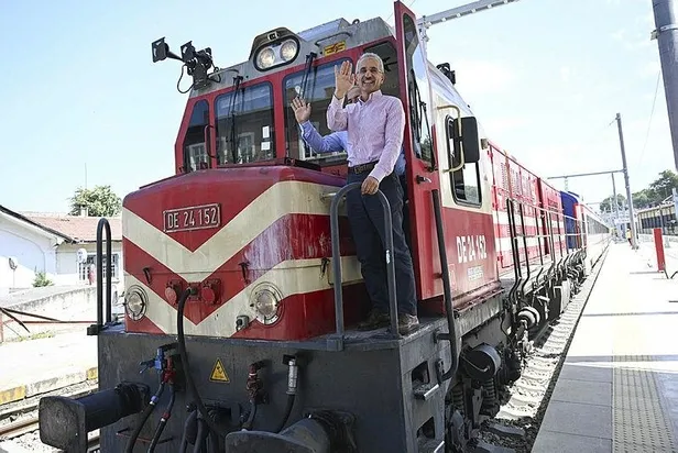 istanbula-bir-metro-daha-geliyor-ulastirma-ve-altyapi-bakani-abdulkadir-uraloglu-tarih-verdi-isletmeye-almayi-1692442068996.jpeg