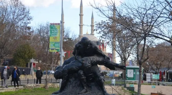 Edirne'de bir tuhaf olay! Millet İttifakı'nda 'heykel' krizi!-6