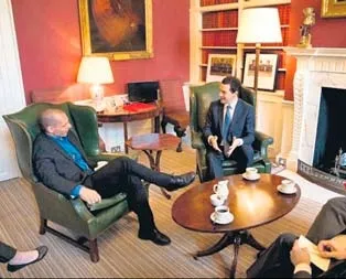 Komşu’yu yakan poz