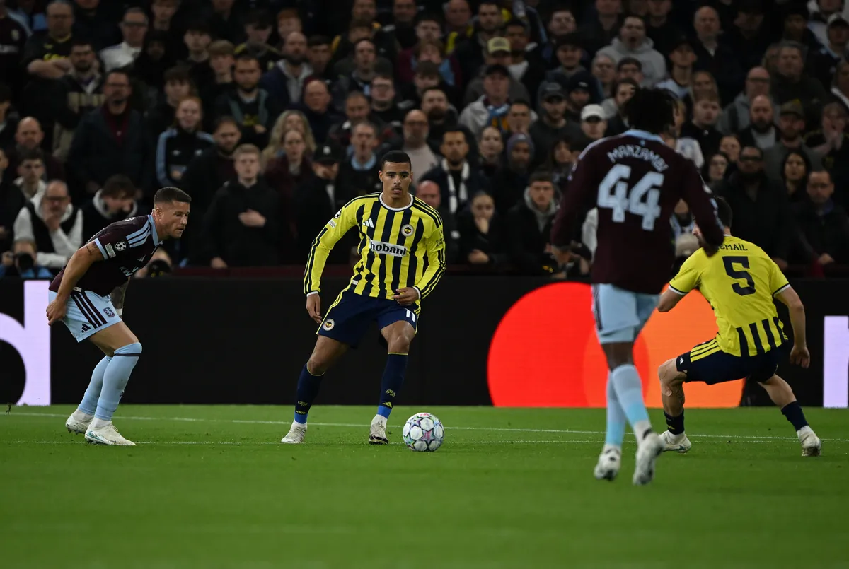 fenerbahcede-mason-greenwoodun-ilk-11deki-yeri-tehlikede-1792393613440.jpg Fenerbahçe'de Greenwood sıkıntısı! Slavia Prag ve Galatasaray maçları öncesi flaş karar-4