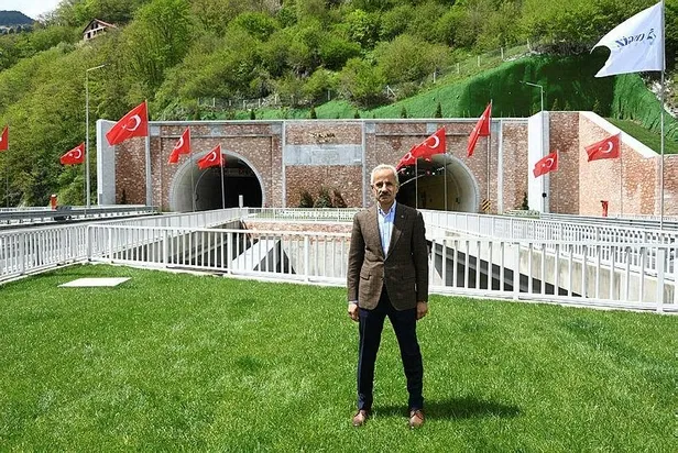 vizir-vizir-araba-geciyor-zigana-tuneline-yogun-ilgi-ulastirma-ve-altyapi-bakani-abdulkadir-uraloglu-rakami-ac-1687953152163.jpeg Vızır vızır araba geçiyor! Zigana Tüneli'ne yoğun ilgi... Ulaştırma ve Altyapı Bakanı Abdulkadir Uraloğlu rakamı açıkladı-2