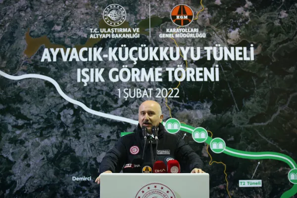 canakkalede-kazdaglari-gecisindeki-ayvacik-t-2-tunelinde-isik-gorundu-1643713478652.jpg Çanakkale'de Kazdağları geçişindeki Ayvacık T-2 Tüneli'nde ışık göründü! 50 dakikalık yol 5 dakikaya inecek-2