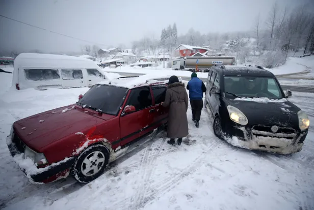 Bolu Dağı'nda ağır araçların geçişine 15 saattir izin verilmiyor-8