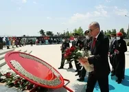 Son dakika: Başkan Erdoğan 15 Temmuz Anıtına çelenk bıraktı