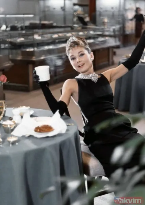 Lily Collins efsanevi Audrey Hepburn rolüyle beyaz perdeye dönüyor - 4