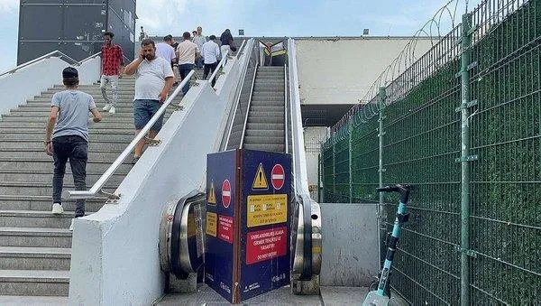 son-dakika-istanbulda-vezneciler-metro-istasyonunda-yangin-1694186334086.jpeg Güngören'de tramvay İmamoğlu ile İstanbul raydan çıktı! İlk günden öğrenciler derse yetişemedi: Ongun'dan "Büyükşehir Çalışıyor" pişkinliği-5