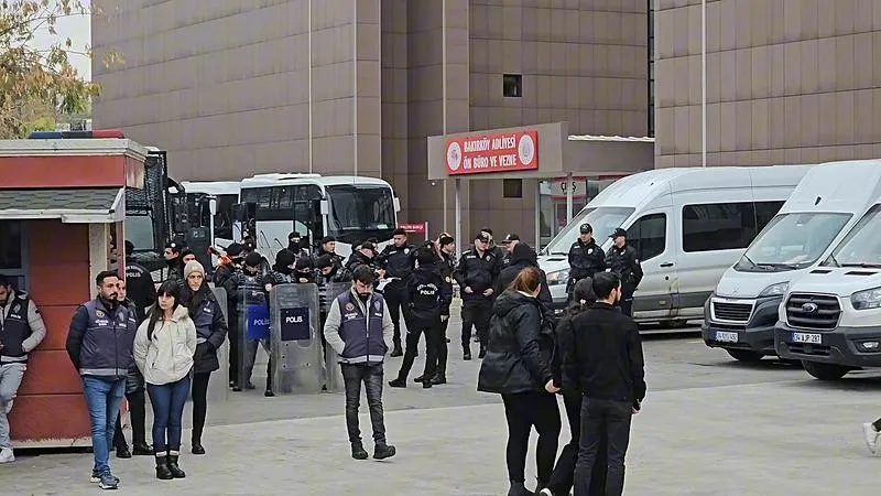 Yenidoğan Çetesi hakim karşısında (DHA)