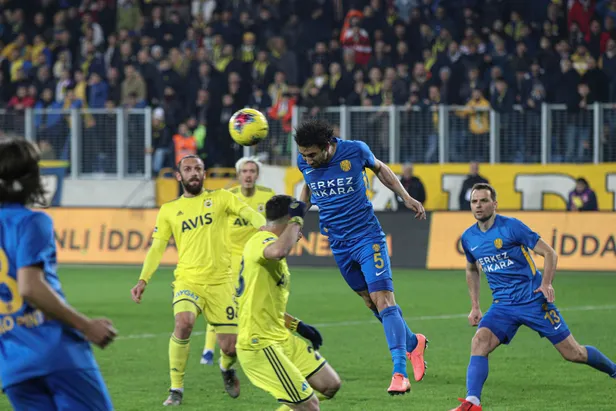 ankaragucu-2-1-fenerbahce-mac-sonucu-1581794523469.jpg