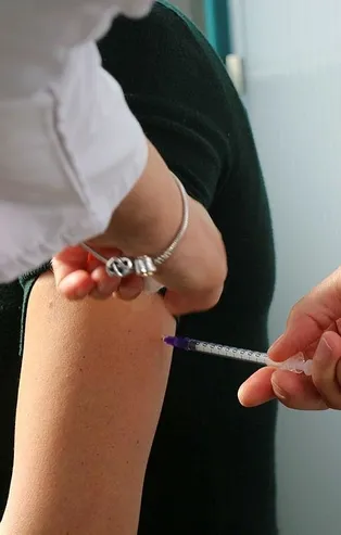 Türkiye'de aşılama çalışmaları nasıl sonuç verdi? Koronavirüs vaka ve ölüm sayılarında değişiklik var mı?