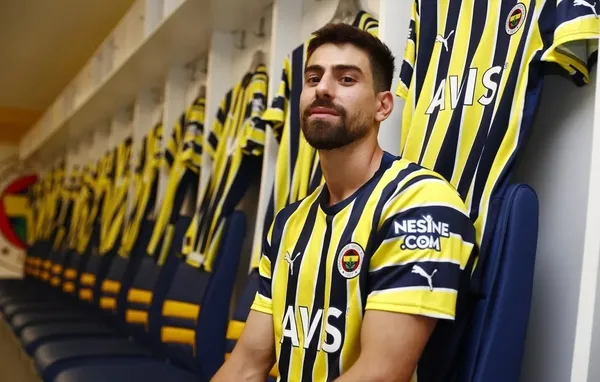fenerbahce-luan-peres-transferini-resmen-acikladi-1659128852597.jpeg Fenerbahçe Luan Peres transferini resmen açıkladı-4