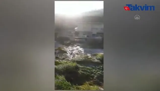 Başakşehir'de İSKİ deposundan su taştı