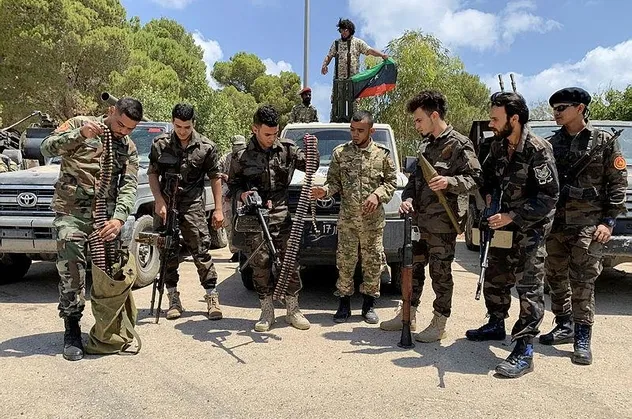 Libya'da Hafter'e darbe üstüne darbe: UMH ordusu Sirte için hazır
