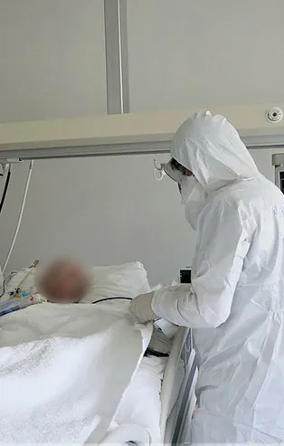 Bilim Kurulu üyesi yoğun bakımdaki koronavirüs mücadelesini anlattı