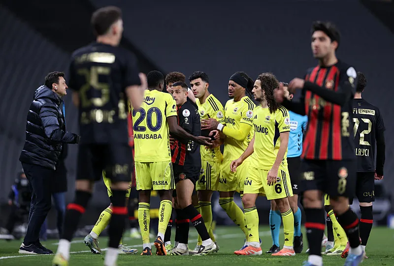 Spor yazarları Fatih Karagümrük - Fenerbahçe maçını değerlendirdi! "Ruhsuzluk" - 8