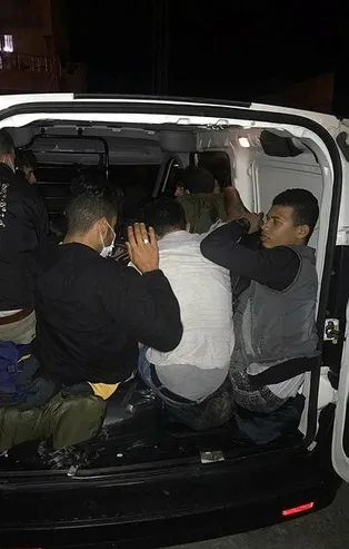 Tekirdağ'da pes dedirten olay: 5 kişi kapasiteli araçta 15 sığınmacı yakalandı