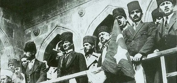 Anadolu Ajansı, ''Büyük Millet Meclisi adına Mustafa Kemal'' imzasıyla ''İslam Alemine Beyanname''yi yayımladı...