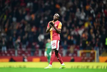 Dünya devinin efsanesinden Victor Osimhen’i alın çağrısı!