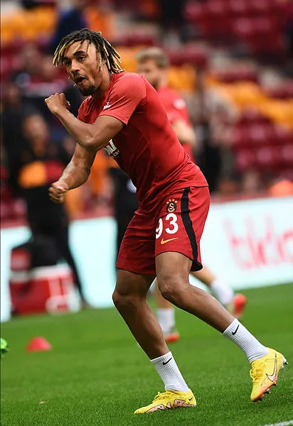 Son dakika Galatasaray haberleri... Cimbom’a piyango vurdu! Futbol devleri Liverpool ve Real Madrid Sacha Boey’in peşinde-2