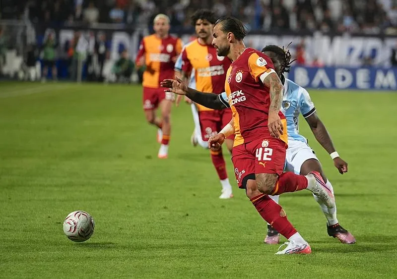 galatasaraydan-abdulkerim-bardakci-icin-ozel-program-galatasarayda-abdulkerim-icin-ozel-plan-1788765913708.jpeg Galatasaray'da Abdülkerim için özel plan!-4