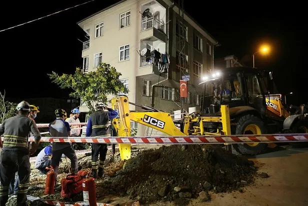 ankara-cankayada-temel-kazisinda-istinat-duvari-coktu-5-bina-cokme-riskine-karsi-bosaltildi-1625084673327.jpeg Ankara Çankaya'da temel kazısında istinat duvarı çöktü: 5 bina çökme riskine karşı boşaltıldı-2