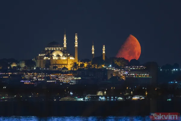 İstanbul'da kartpostallık görüntüler... Yarım ay büyüledi - 32