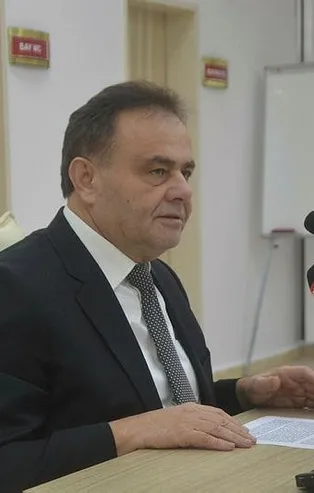 İçişleri Bakanlığı, rüşvet skandalına karışan CHP'li Bilecik Belediye Başkanı Semih Şahin'i görevden uzaklaştırdı