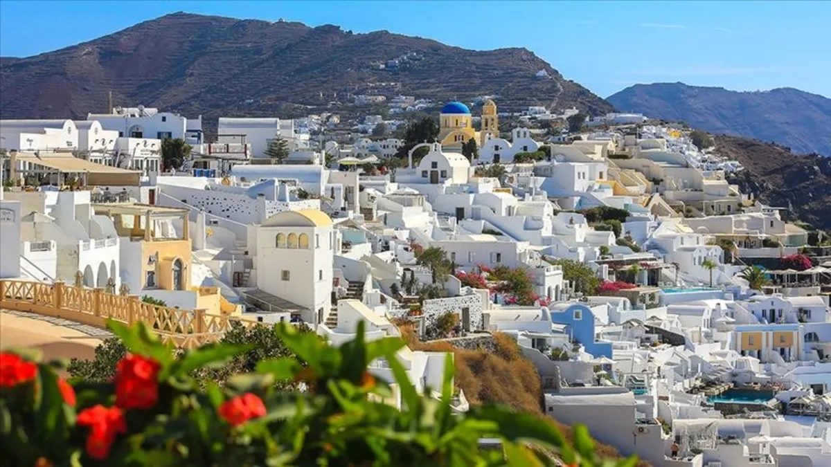 Komşu çok umutsuz: Yaz sezonu Santorini'de sıkıntılı geçecek!