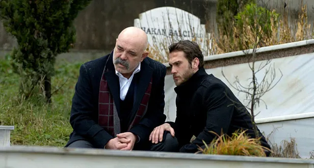 beklenen-oldu-cukurun-olay-isimleri-tufanlar-koparacak-tam-bir-daha-gelmezler-dendigi-anda-sovunu-yapti-1632466546057.jpg Beklenen oldu Çukur'un olay isimleri tufanlar koparacak! Tam bir daha gelmezler dendiği anda şovunu yaptı-5