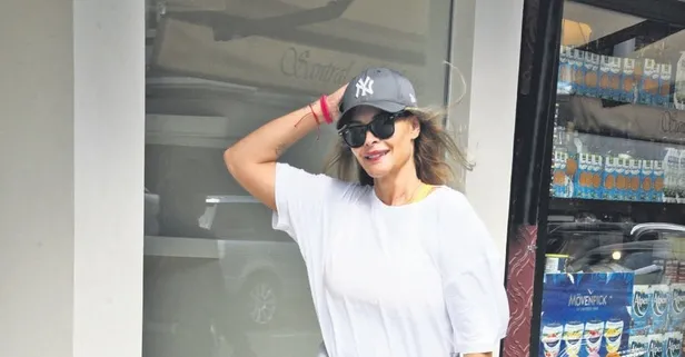 Gül Gölge Bebek sahilde yürürken görüntülendi