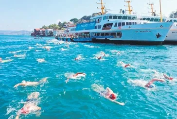 İstanbul Boğazı’nda kıyasıya mücadele! 2 bin 600 yüzücü iki kıta arasında kulaç attı