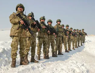 Mehmetçik en zor koşullar için üretilen yeni kamuflajlarıyla vazife başında! İşte Mehmetçiğin yeni kamuflajının özellikleri